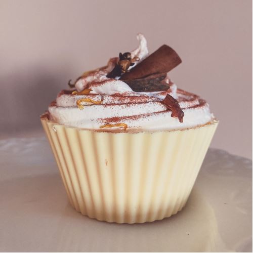 Mydlové škoricové tortičky s nadýchaným krémom – ako vyrobiť cupcake z mydla?