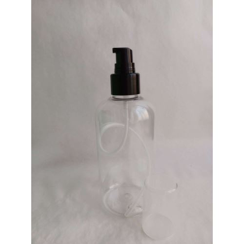 Plastová fľaštička číra s čiernou pumpičkou, 250 ml