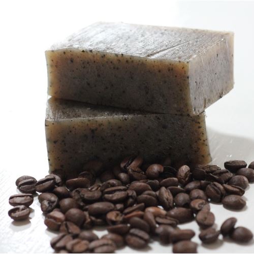 Rýchle kávové mydlo so škoricou a peelingovým efektom – Korenená káva